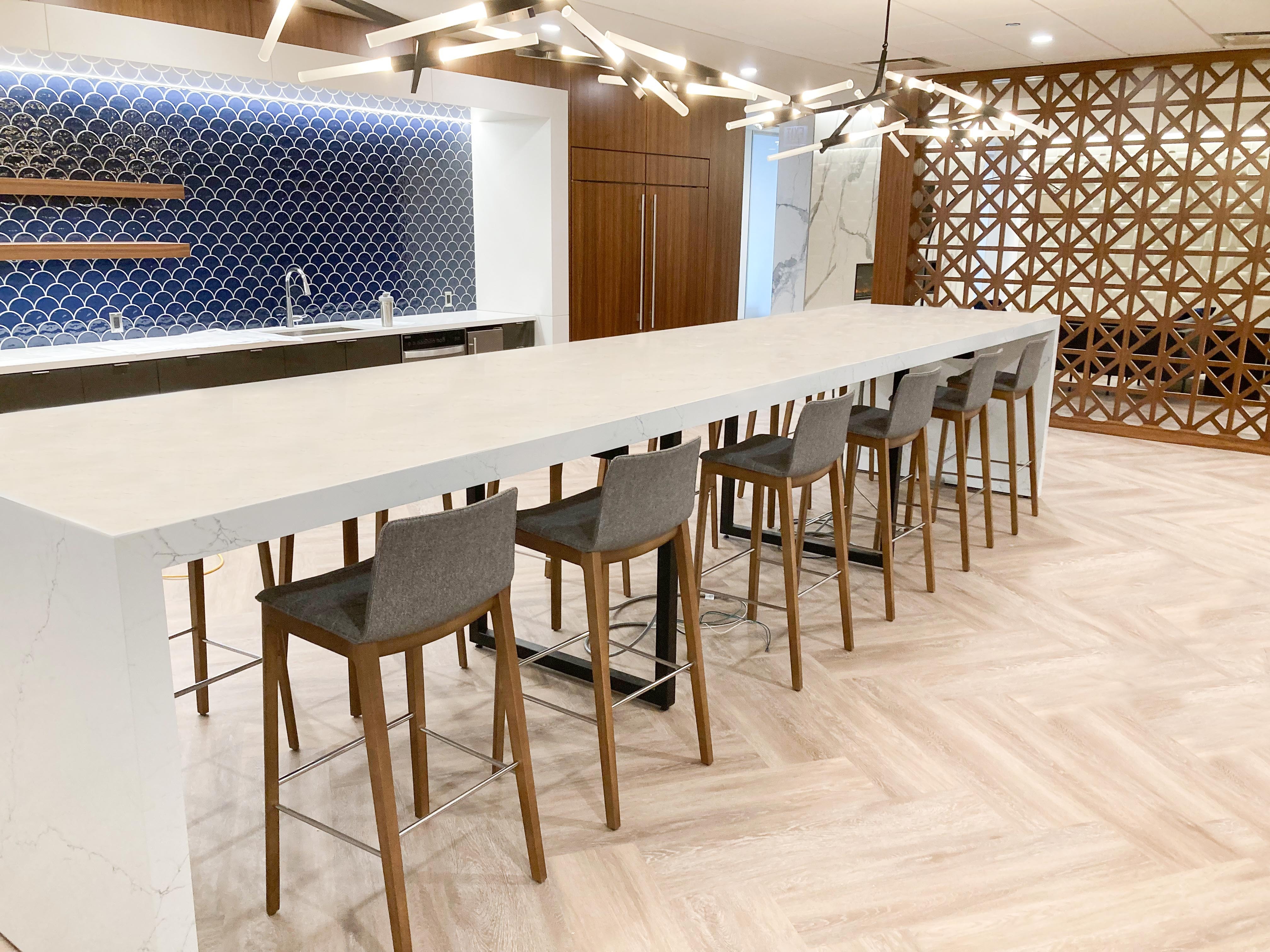 Icon Modern | Community Tables