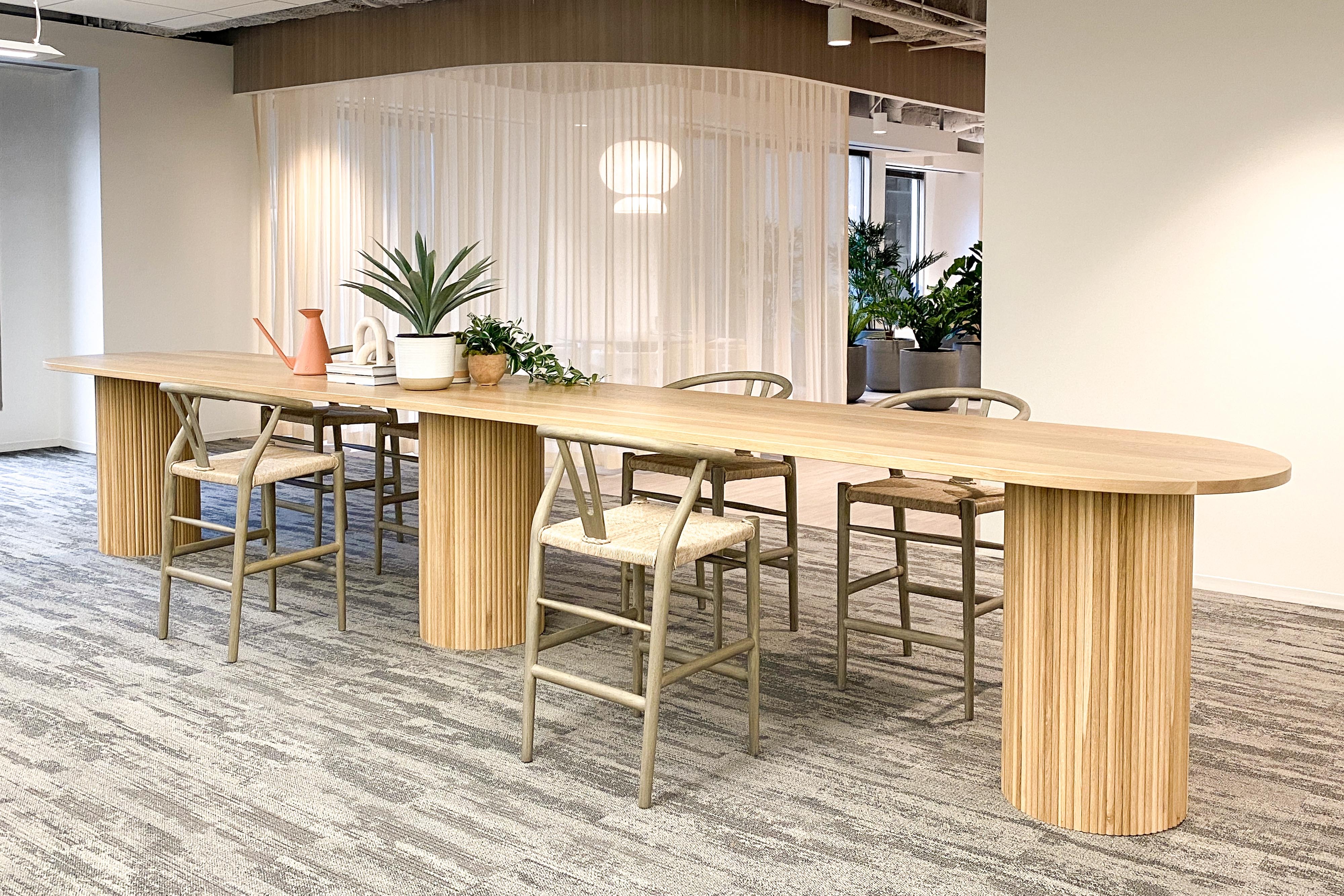 Icon Modern | Community Tables